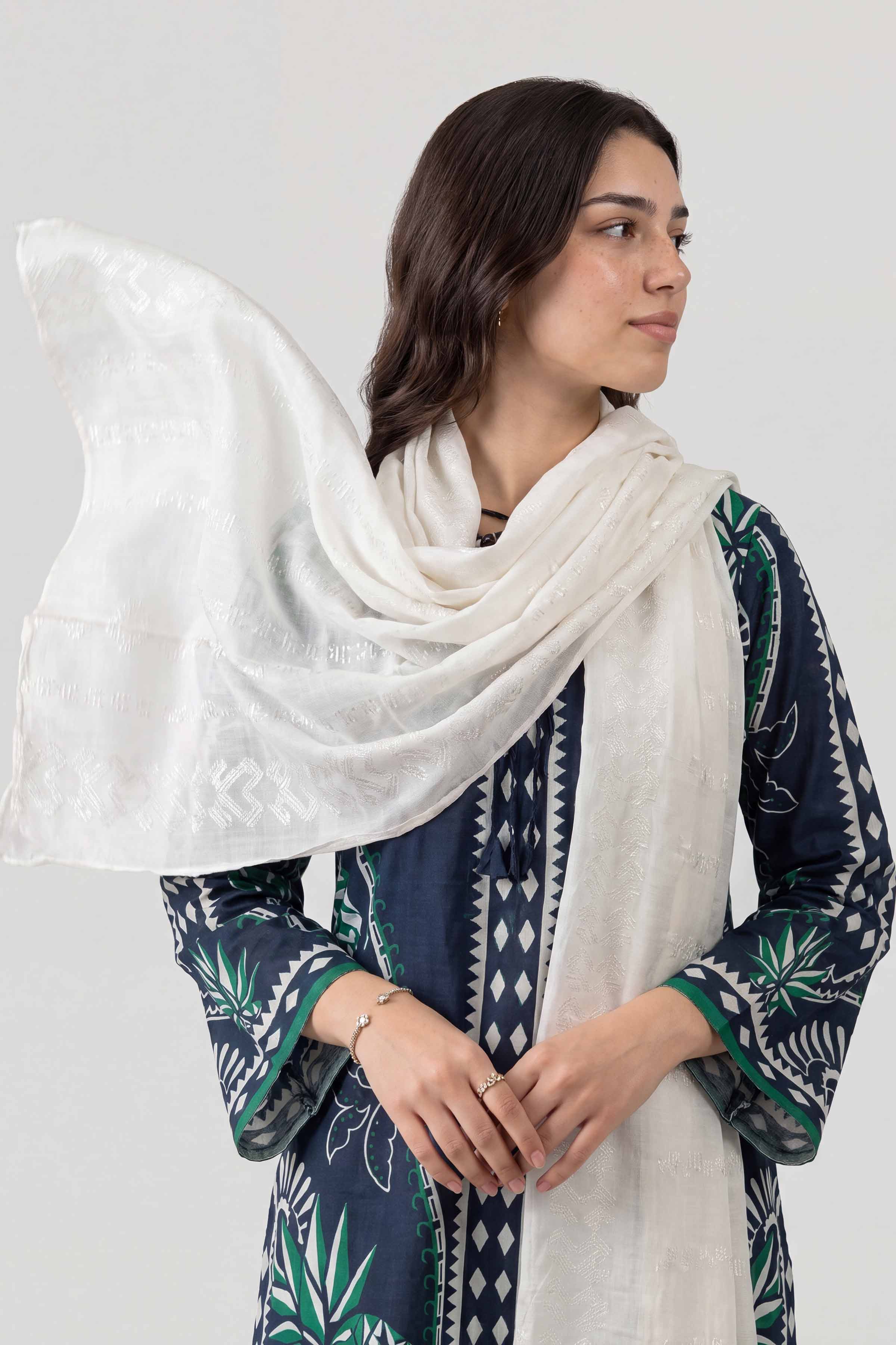 Off White Women Scarf-449572107