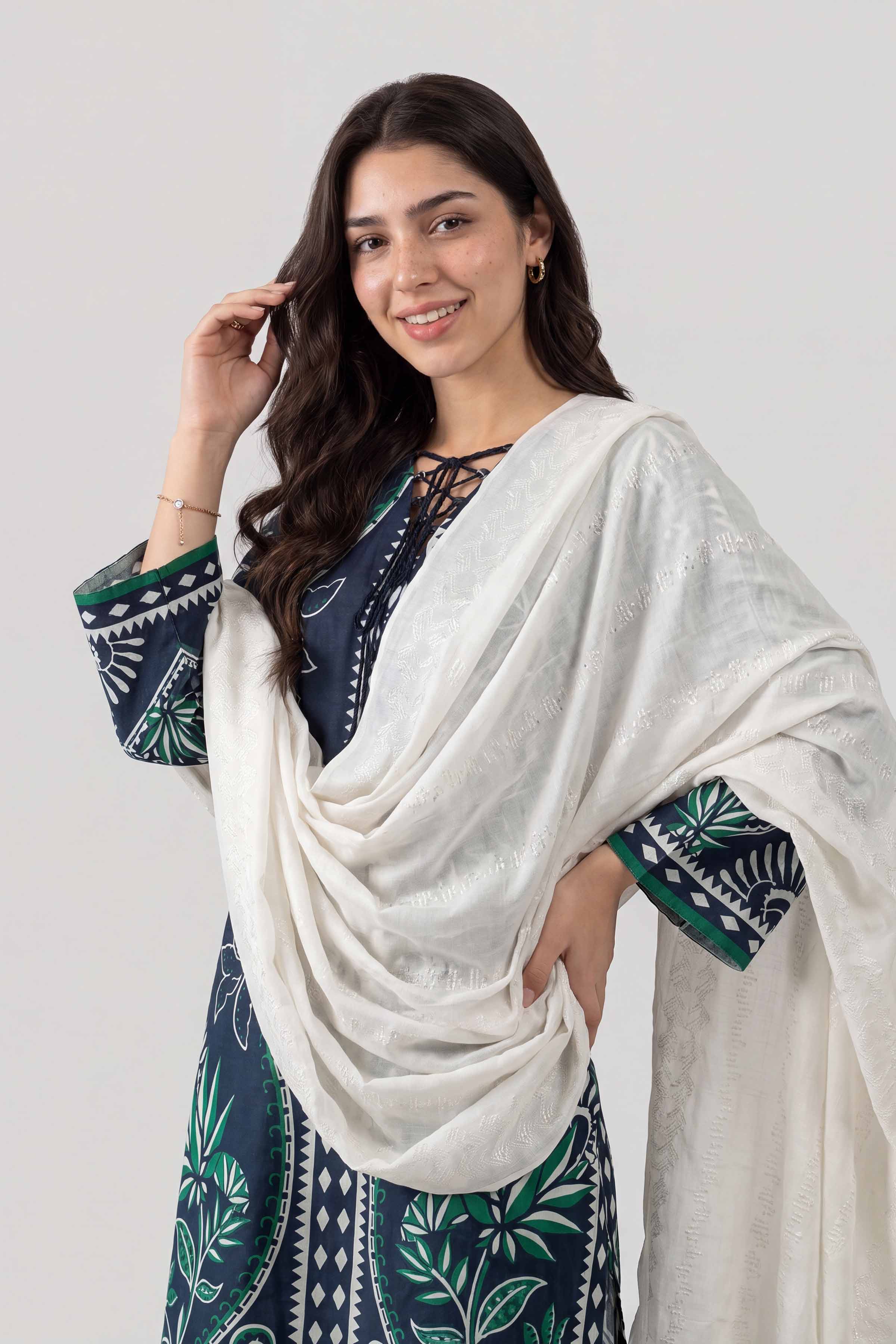Off White Women Scarf-449572107