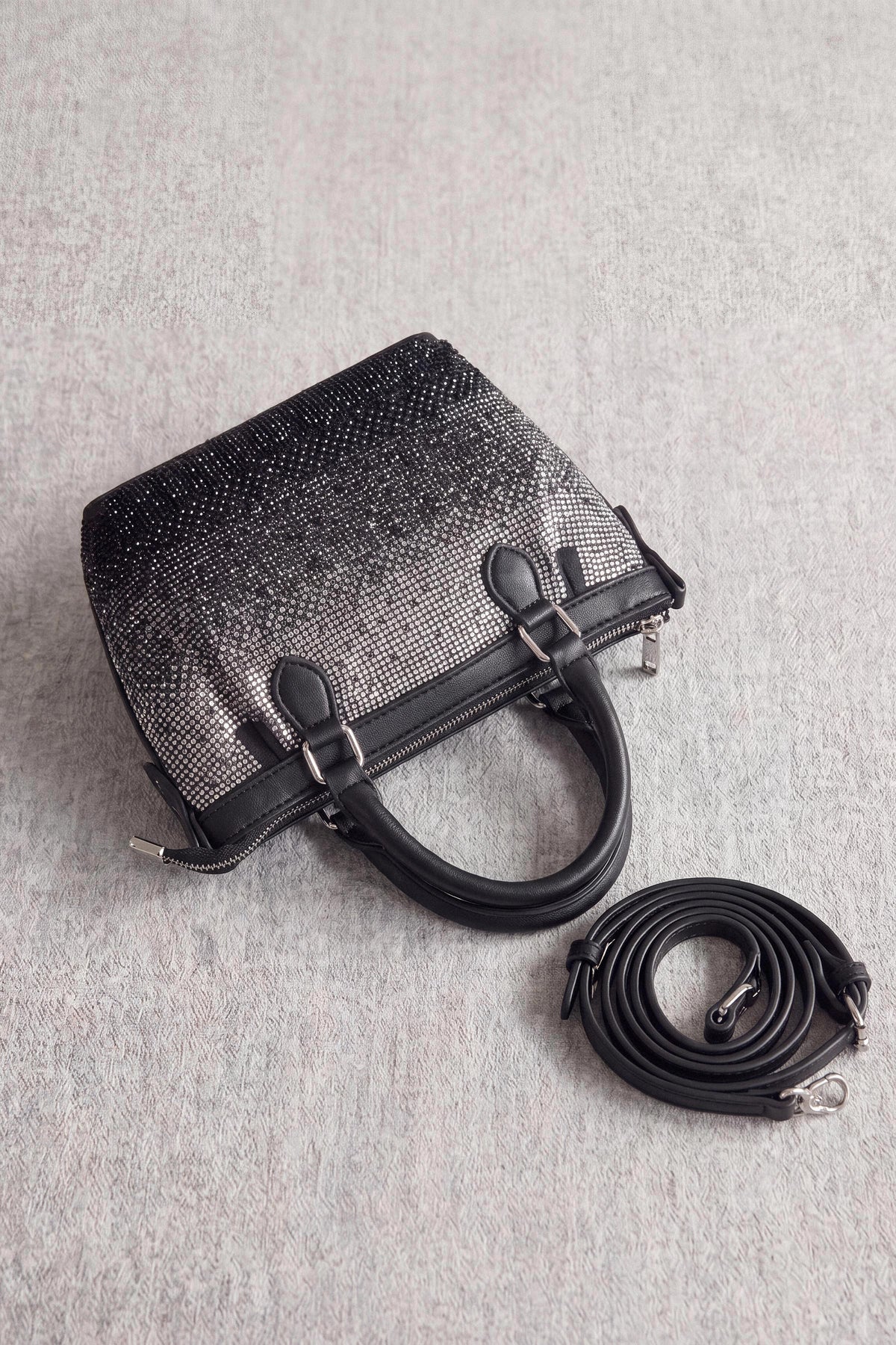 Black Clutch-1716962103