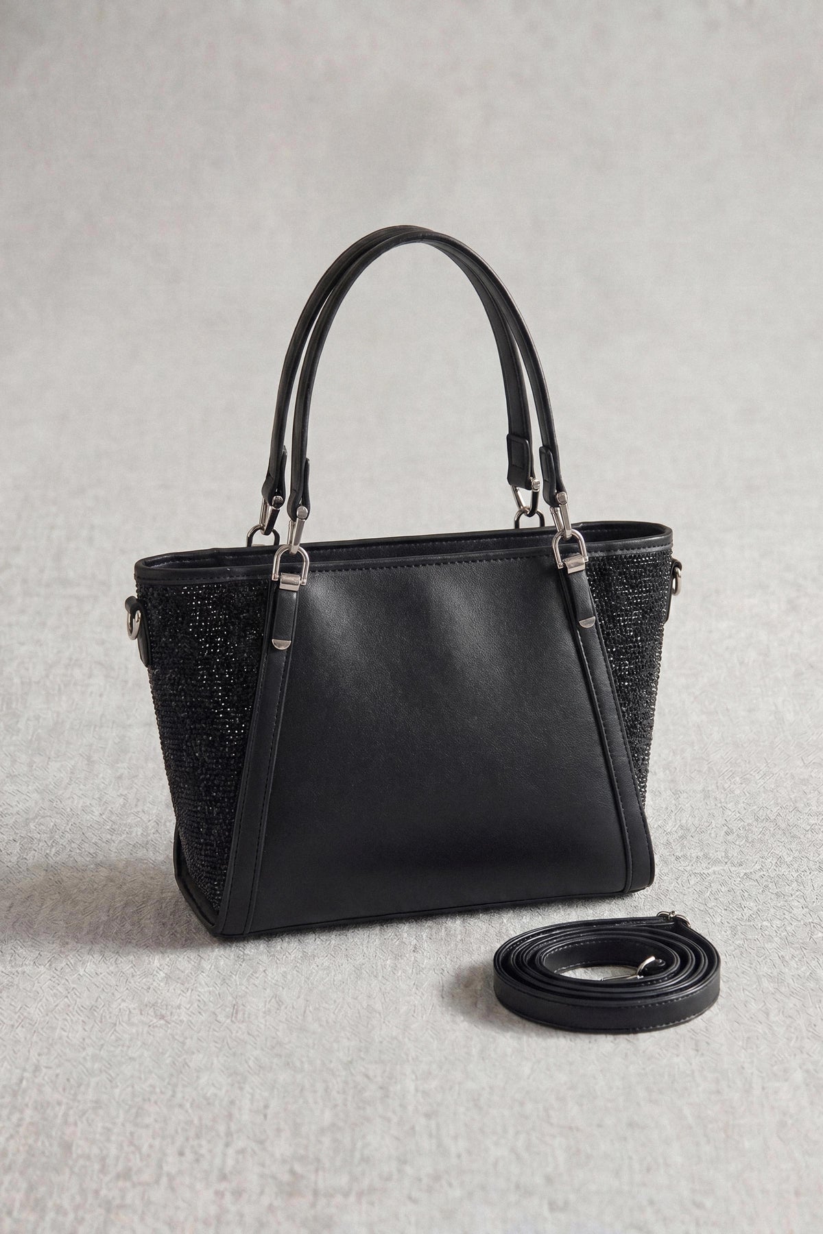 Black Clutch-1716972103