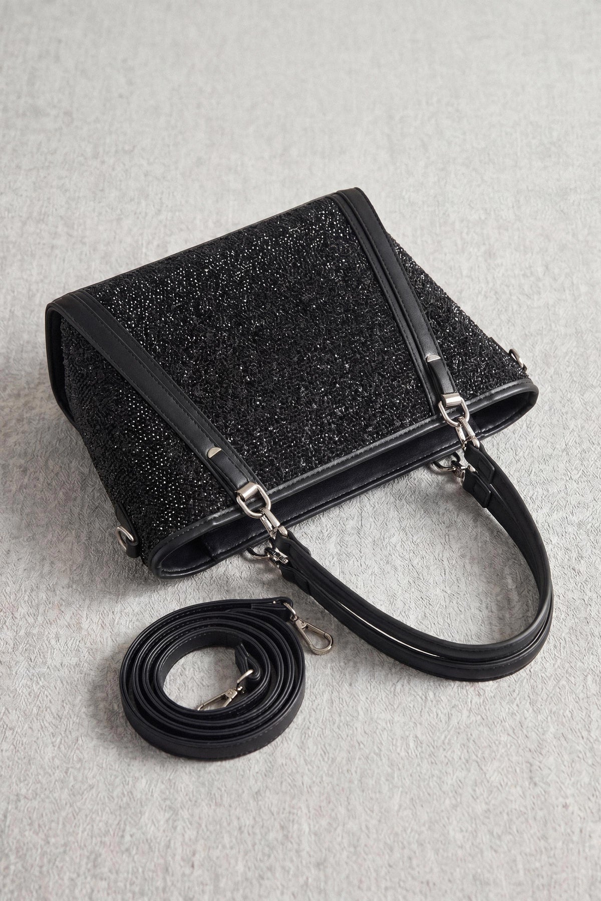 Black Clutch-1716972103