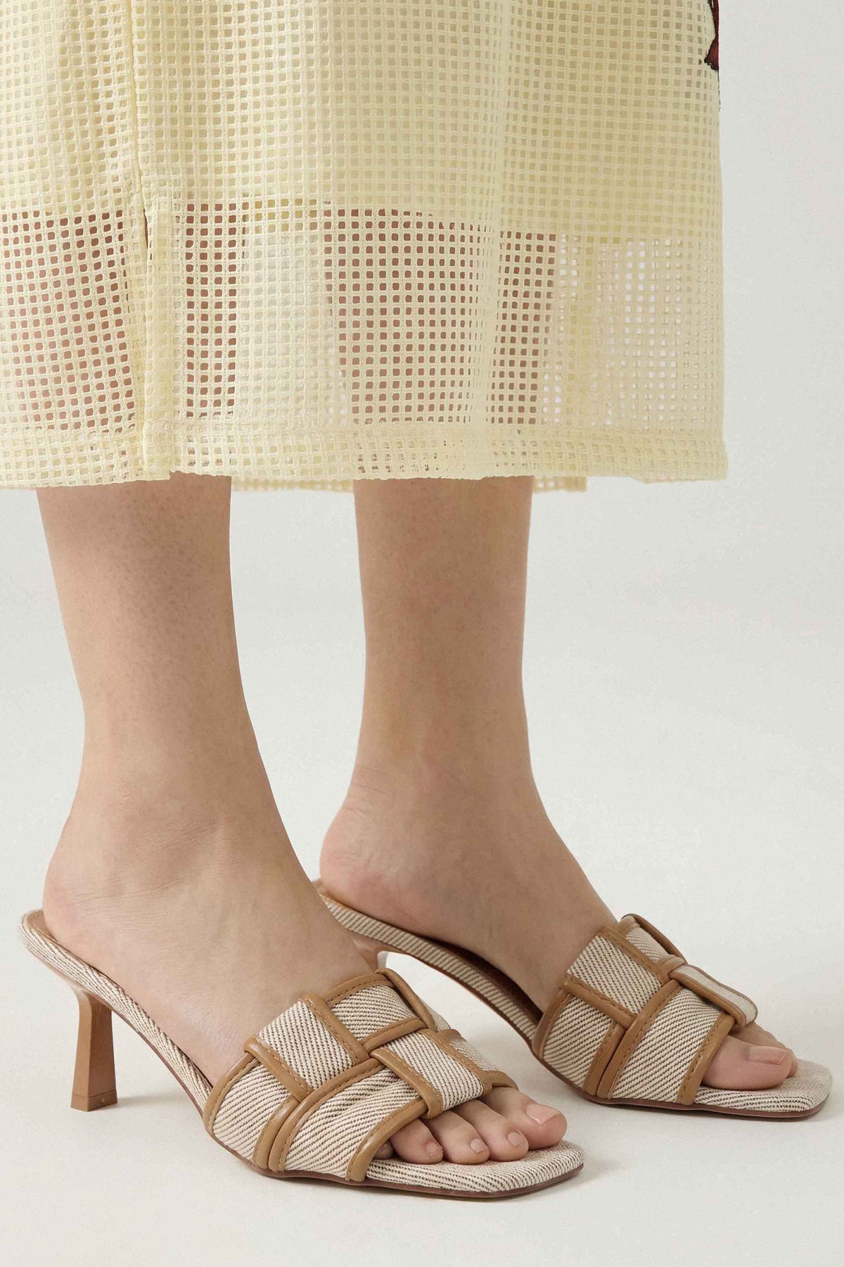 Camel Heels-1717452929