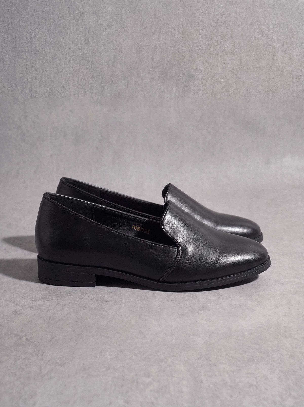 Black Pumps-1717612903