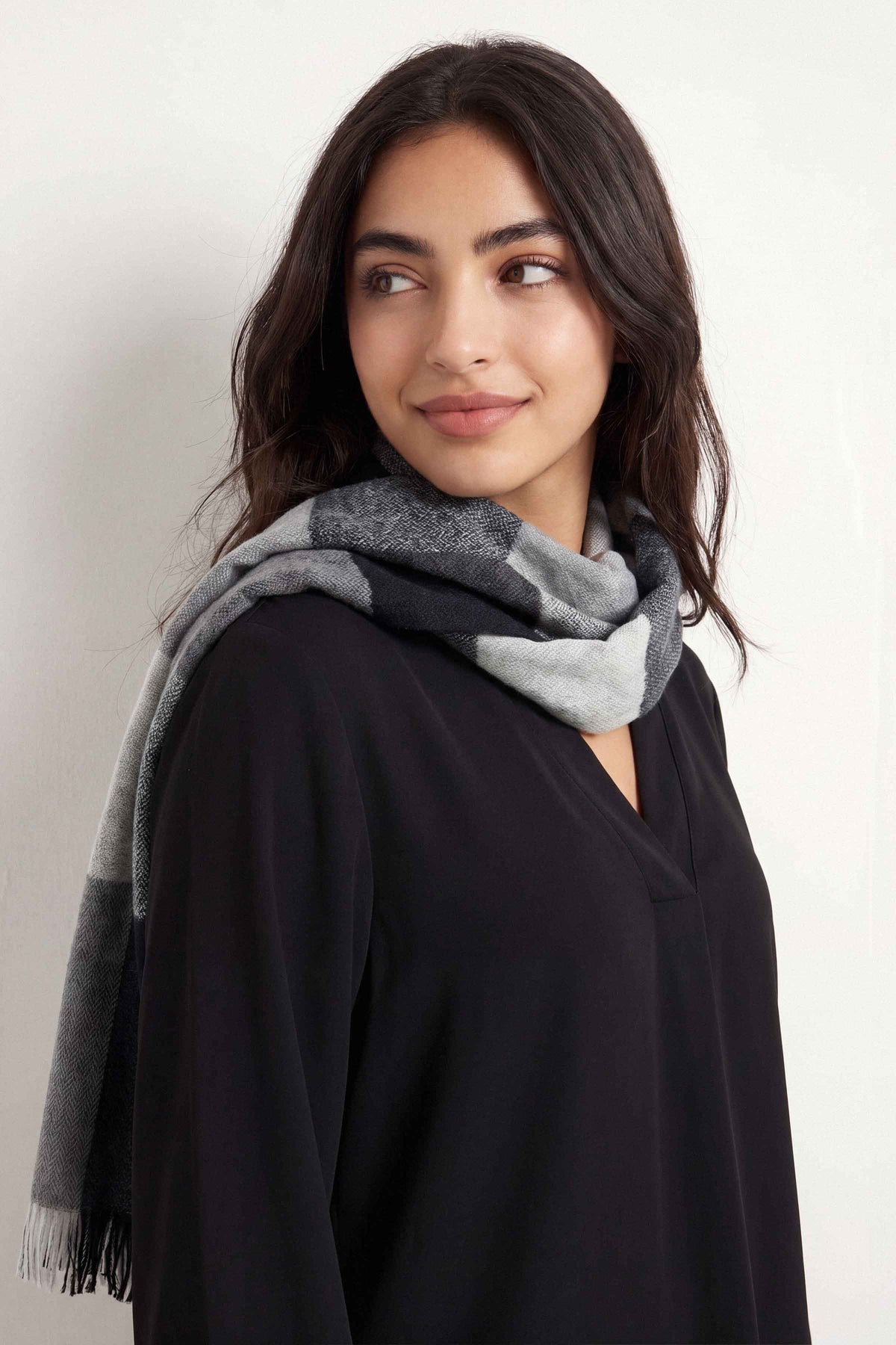 Black Women Shawl-1720472103 for Women - Shawl Collection | Nishat | Shop Online