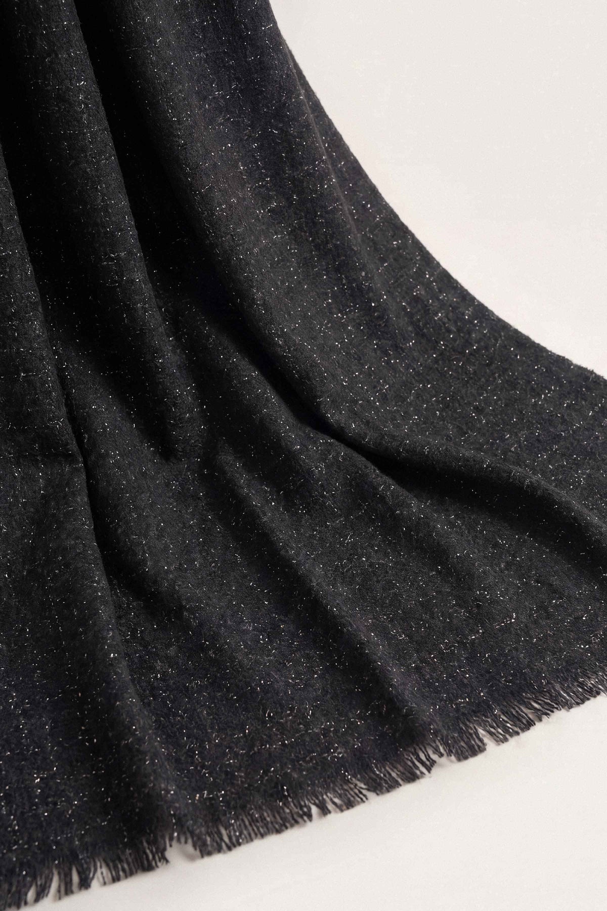 Black Women Shawl-1721102103