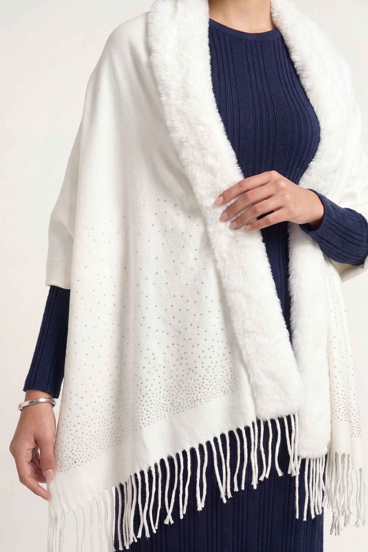 Off White Cape Shawl-1721302107 for Women - Cape Shawl Collection | Nishat | Shop Online