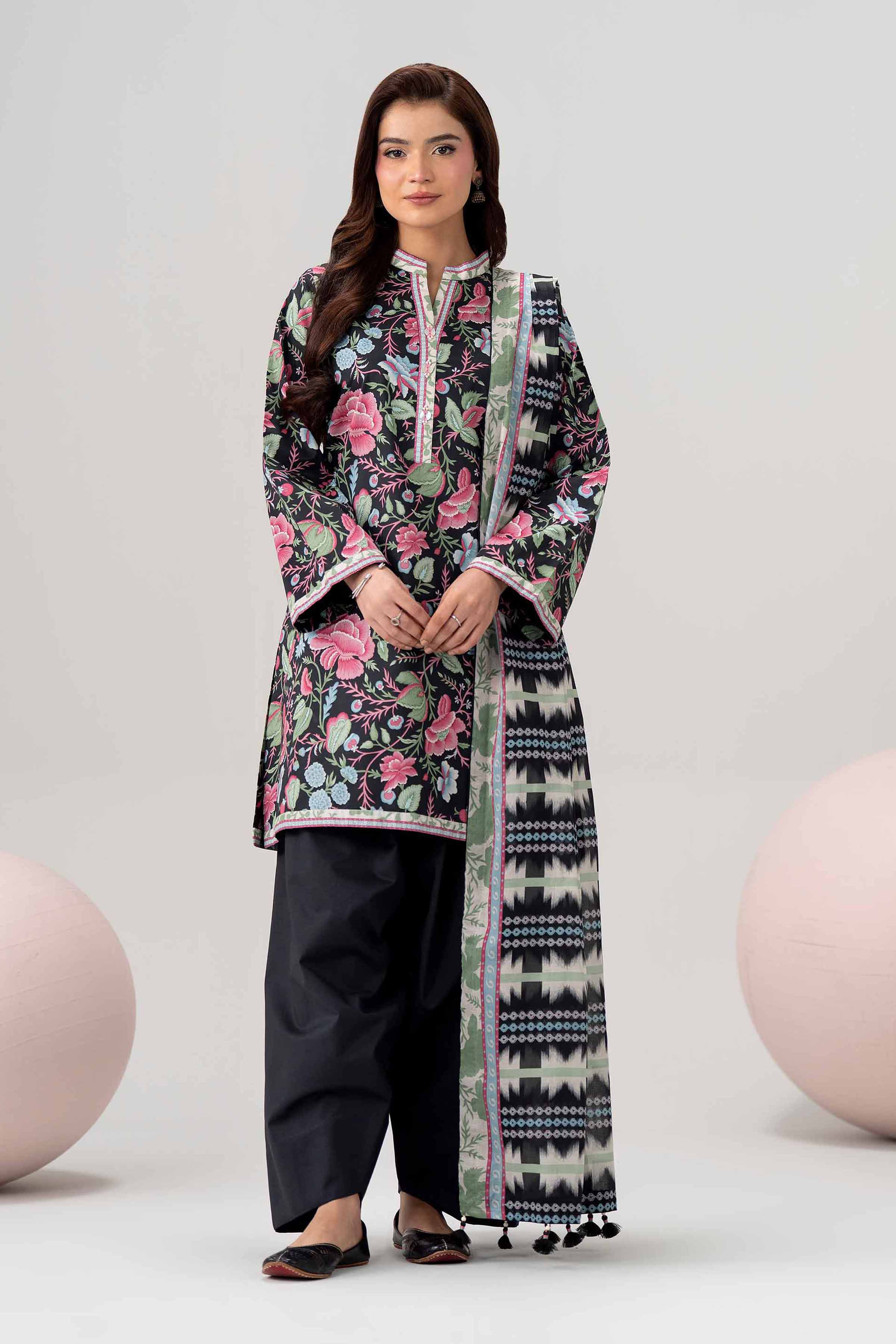 3 Piece - Printed Loose Fabric - 42602590 for Women - Freedom To Buy Collection | Nishat | Shop Online
