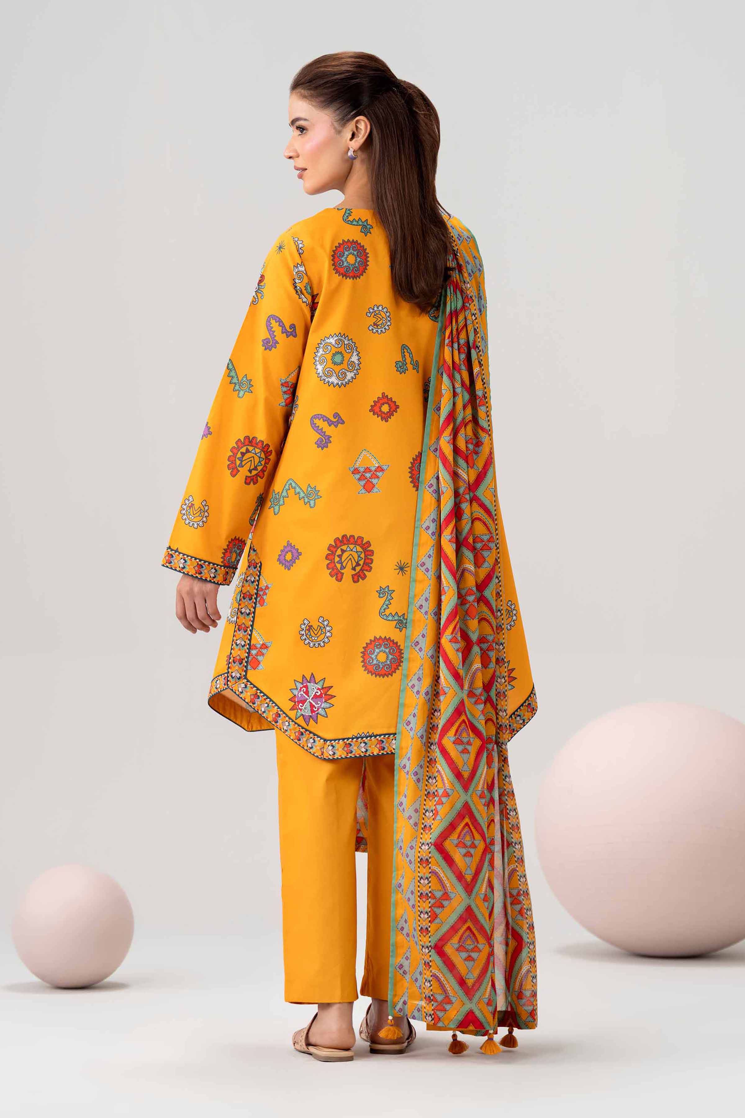 3 Piece - Printed Loose Fabric - 42602594 for Women - Freedom To Buy Collection | Nishat | Shop Online