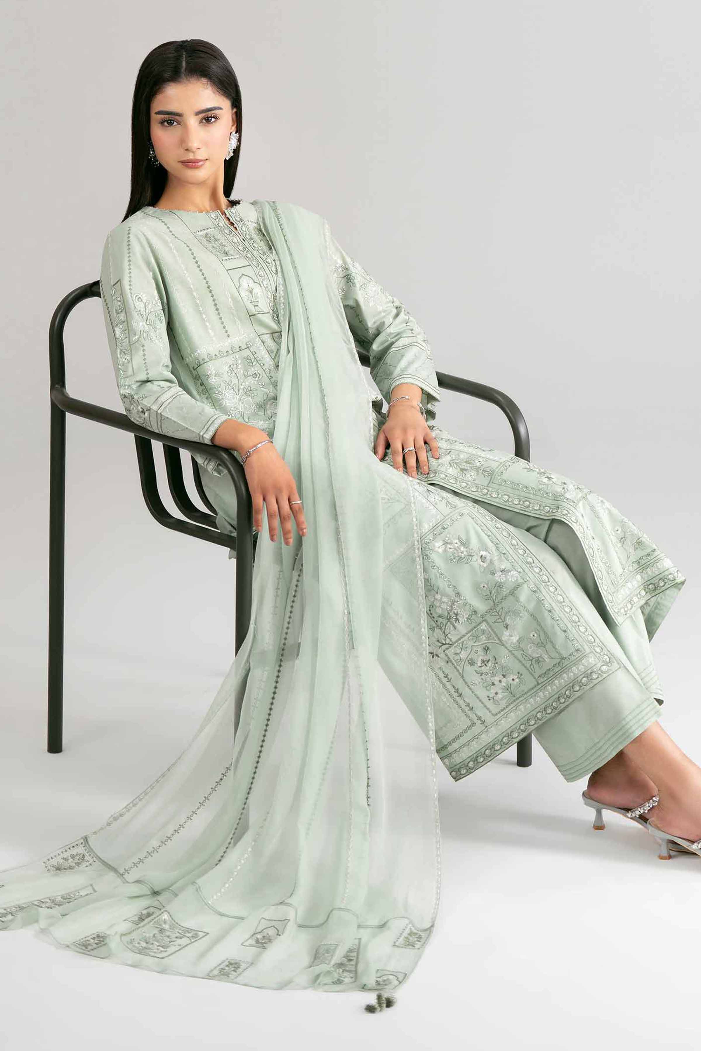 3 Piece - Embroidered Suit - 42619535