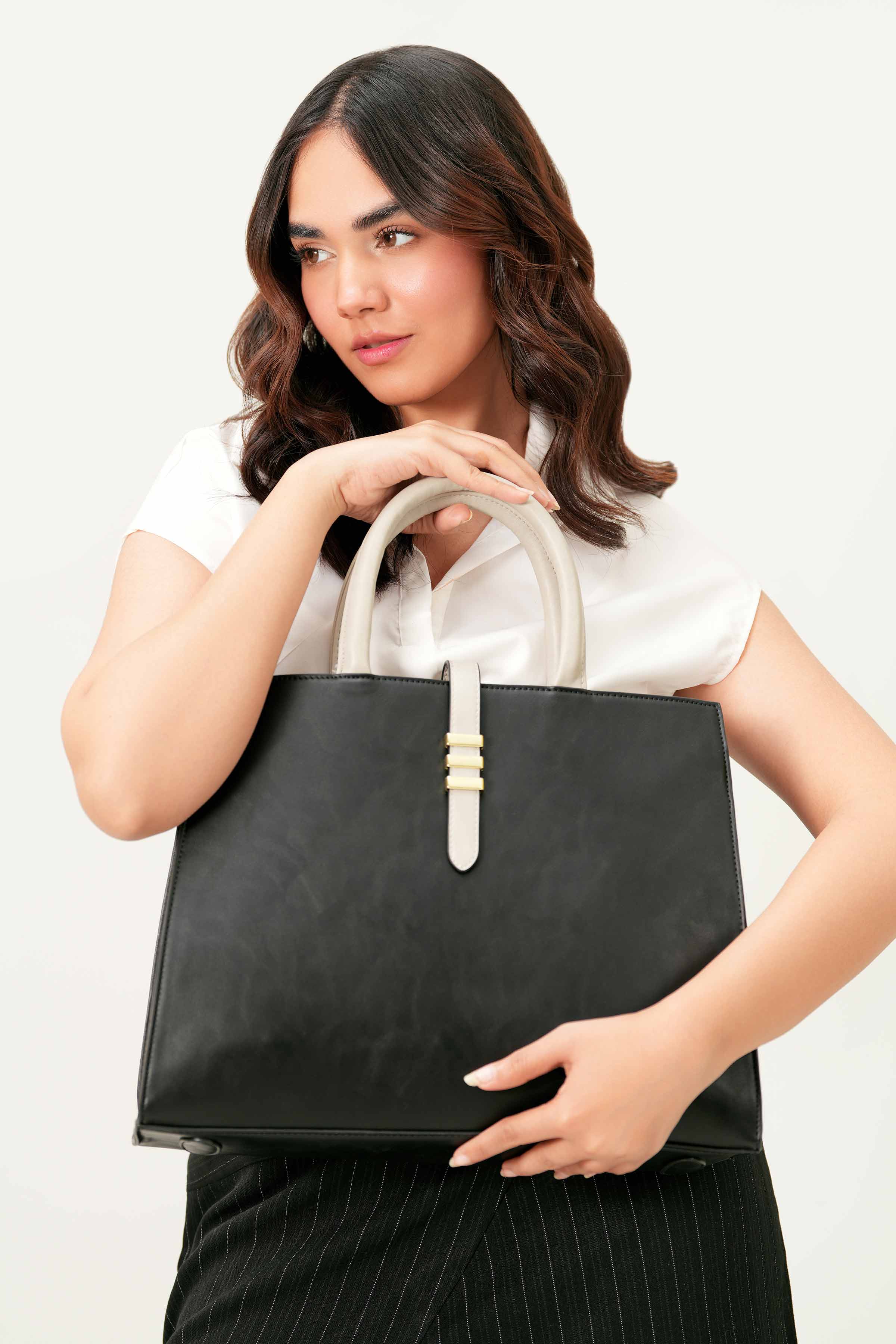 Black Shoulder Bag-440922103 for Women - Fashion Collection | Nishat | Shop Online