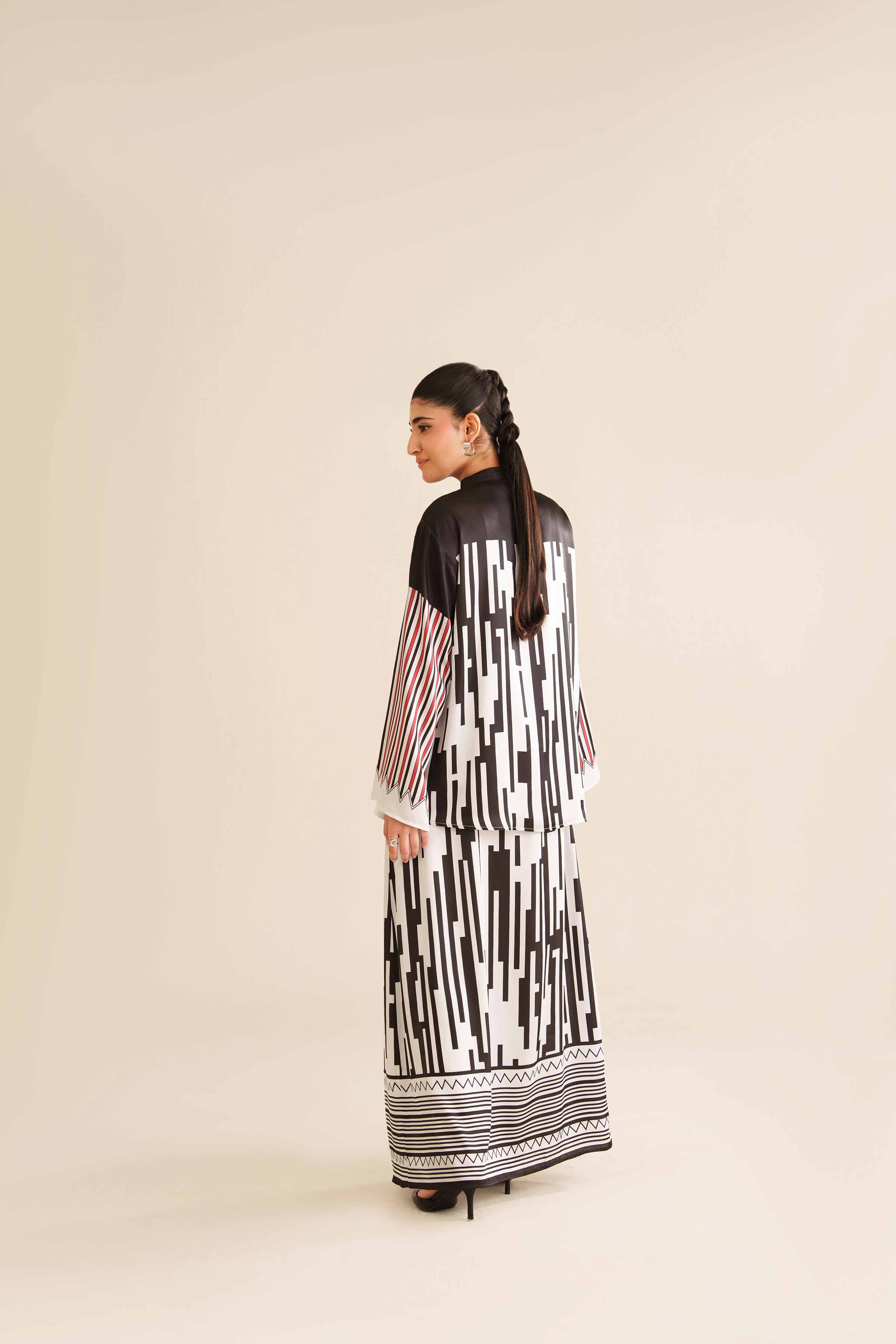 2 Piece - Printed Suit - FW25-23 for Women - Pret Collection | Nishat | Shop Online