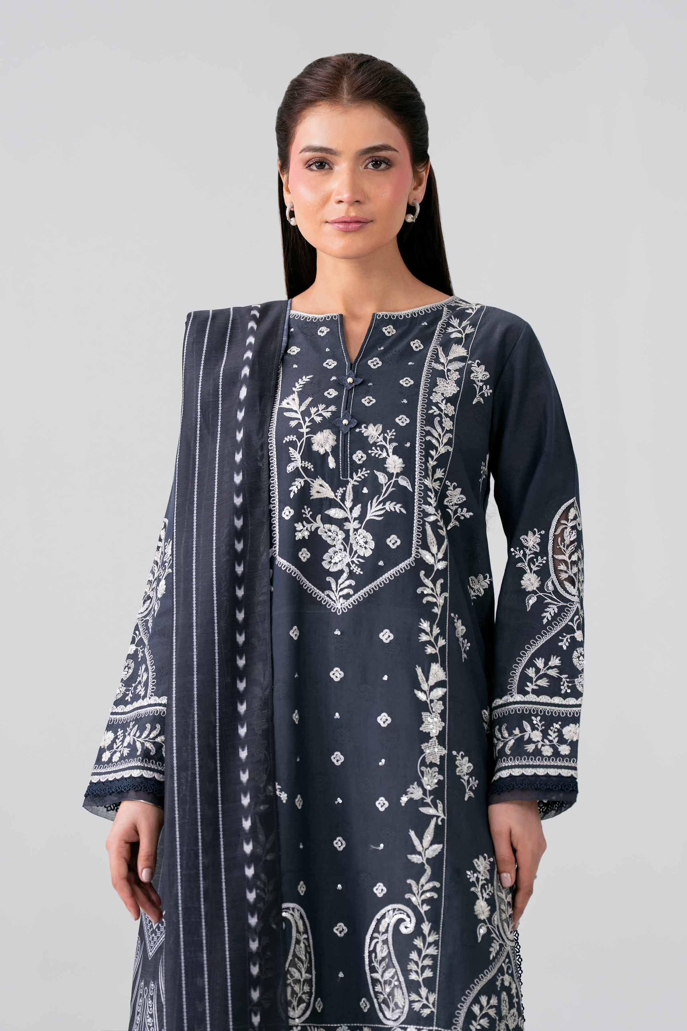 2 Piece - Embroidered Suit - PE26-132
