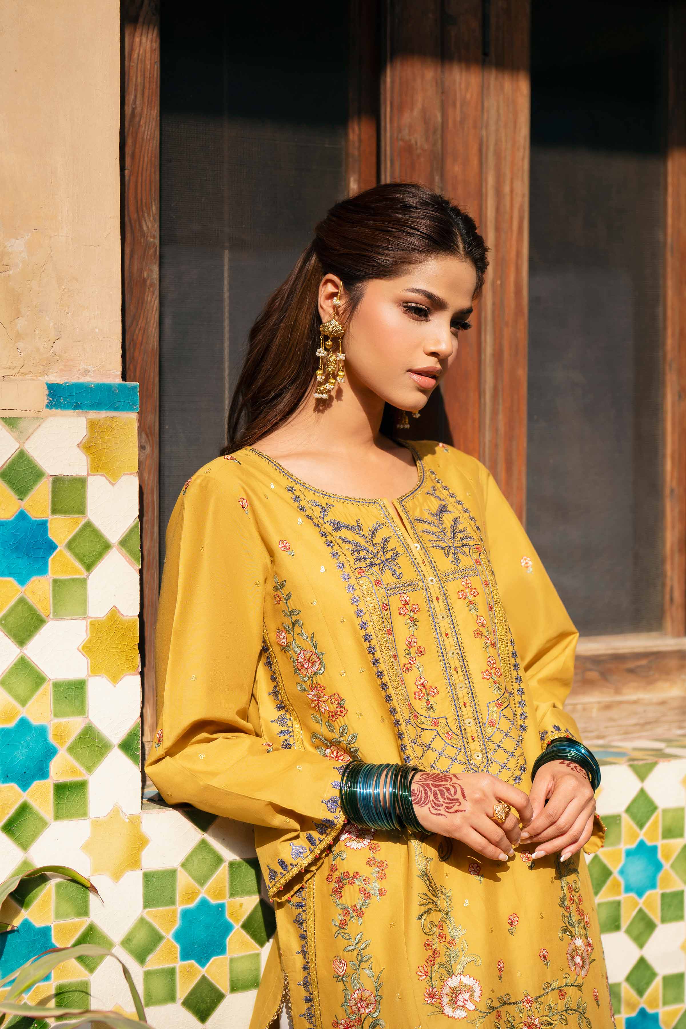 2 Piece - Embroidered Suit - PE26-143