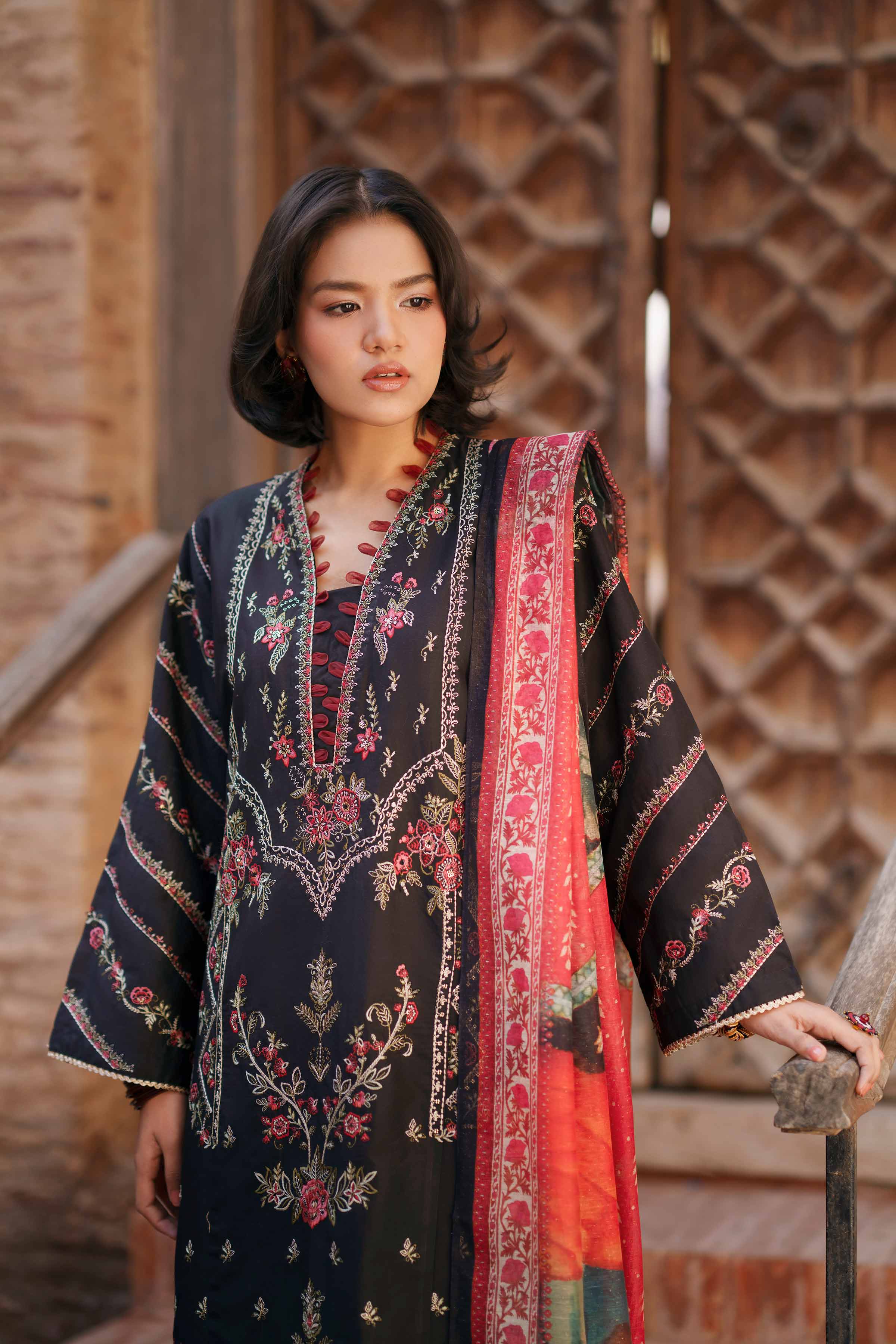 2 Piece - Embroidered Suit - PE26-144