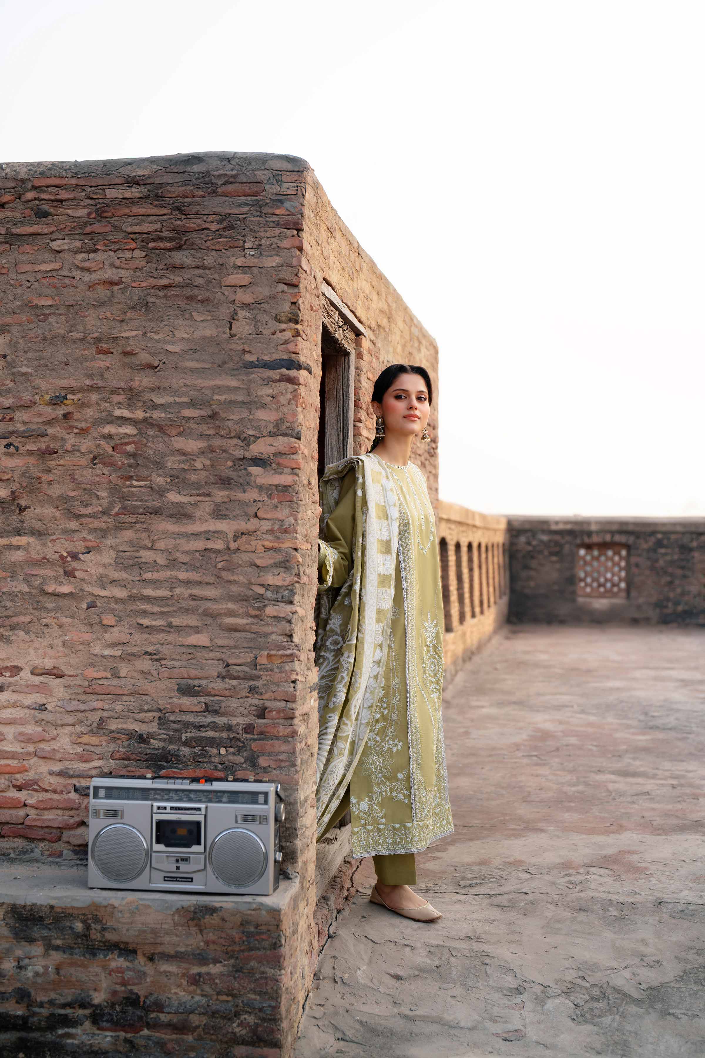 3 Piece - Embroidered Suit - PE26-314