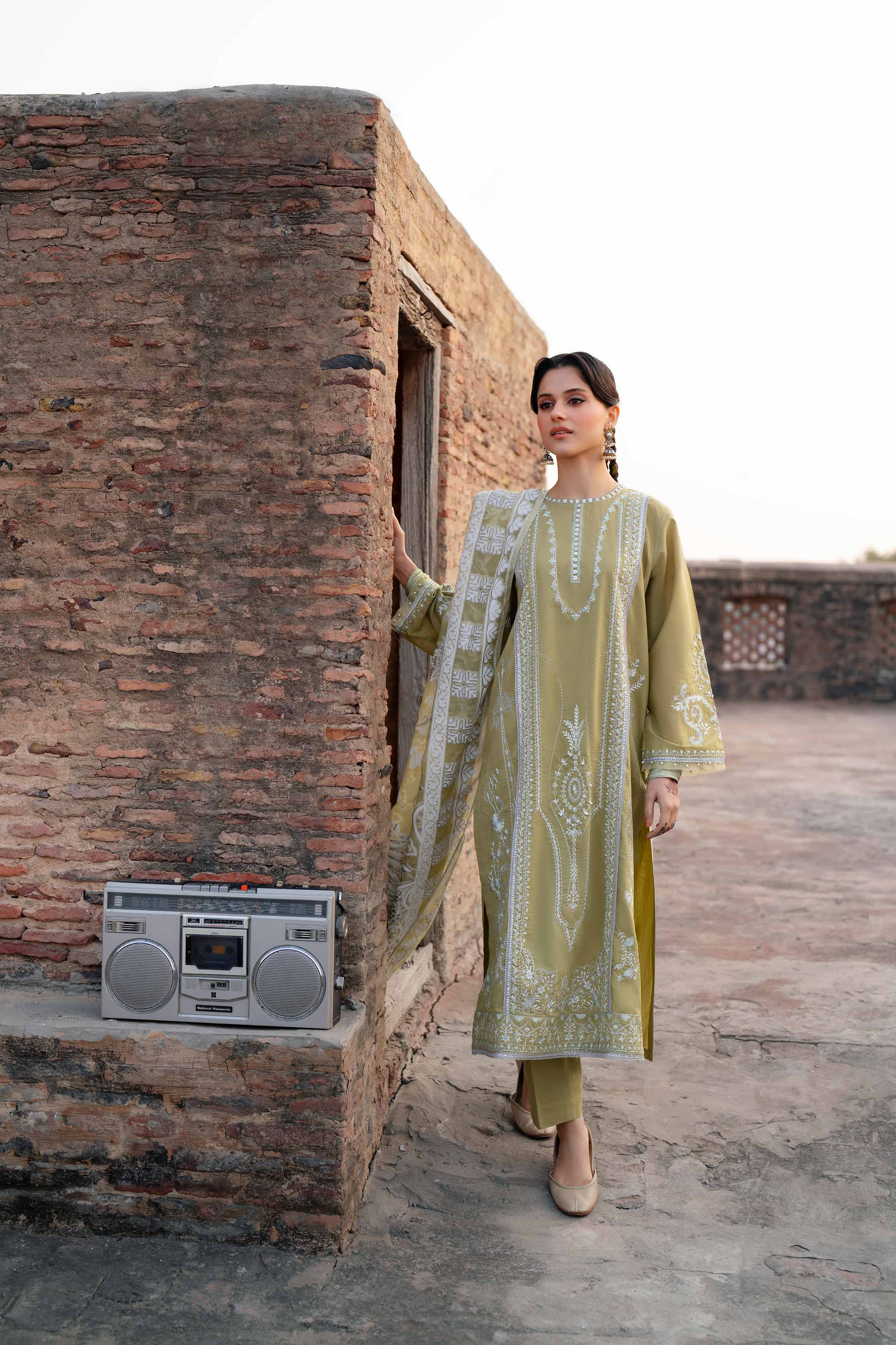 3 Piece - Embroidered Suit - PE26-314