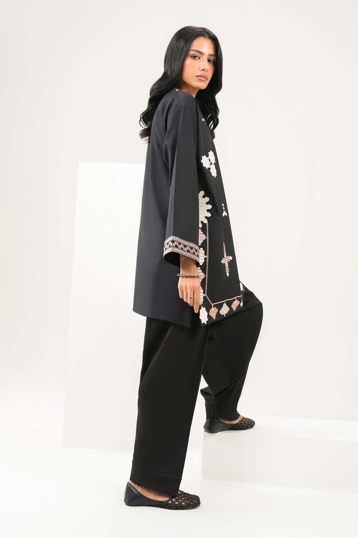 2 Piece - Embroidered Suit - PE26-450