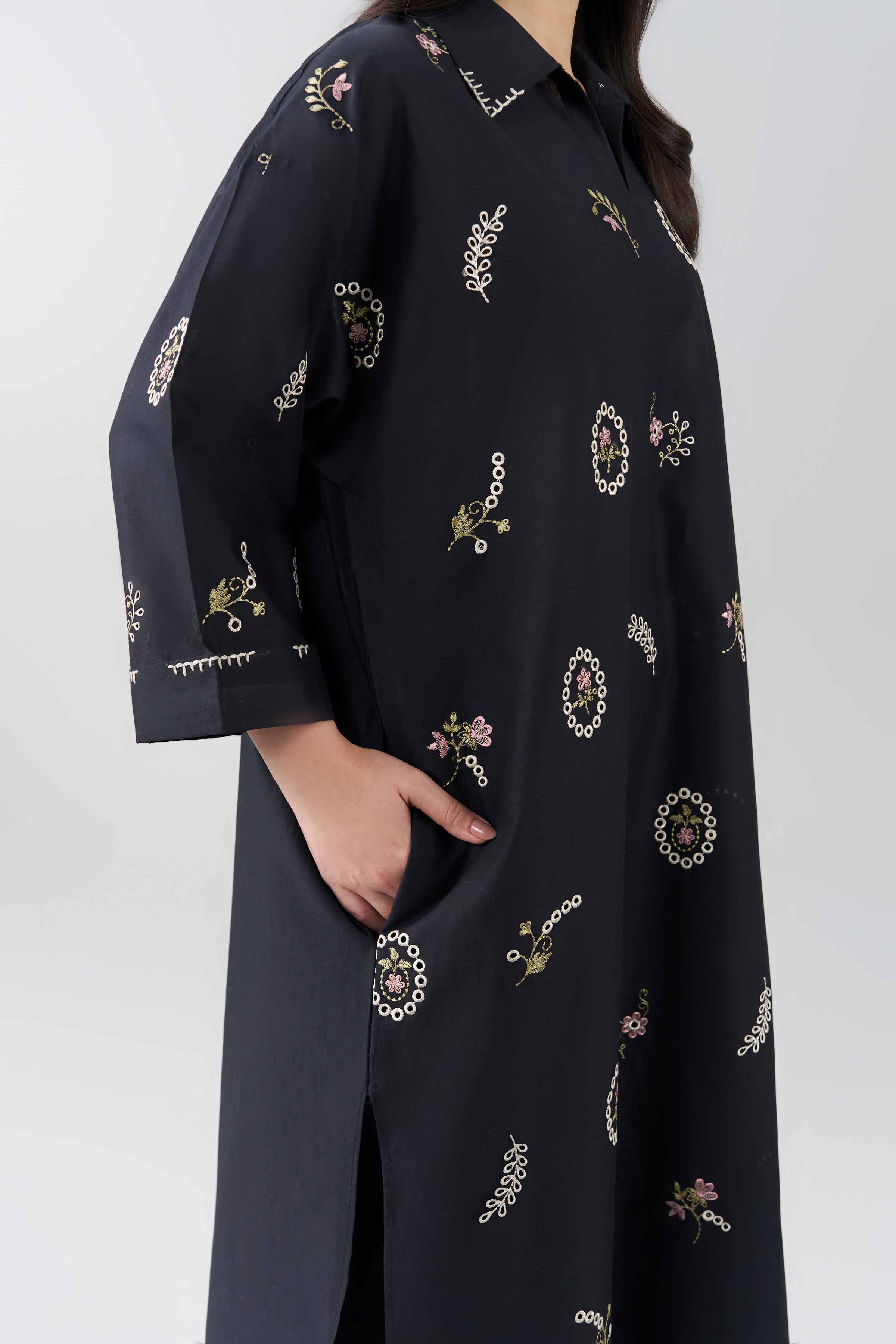 2 Piece - Embroidered Suit - PE26-454