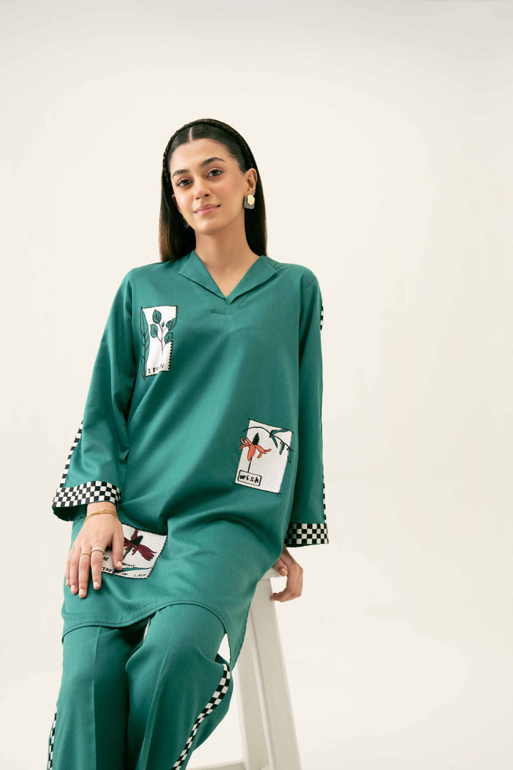 2 Piece Embroidered Emerald Karandi Winter Suit