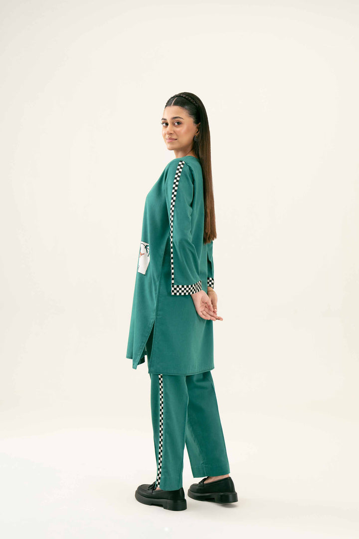 2 Piece Embroidered Emerald Karandi Winter Suit