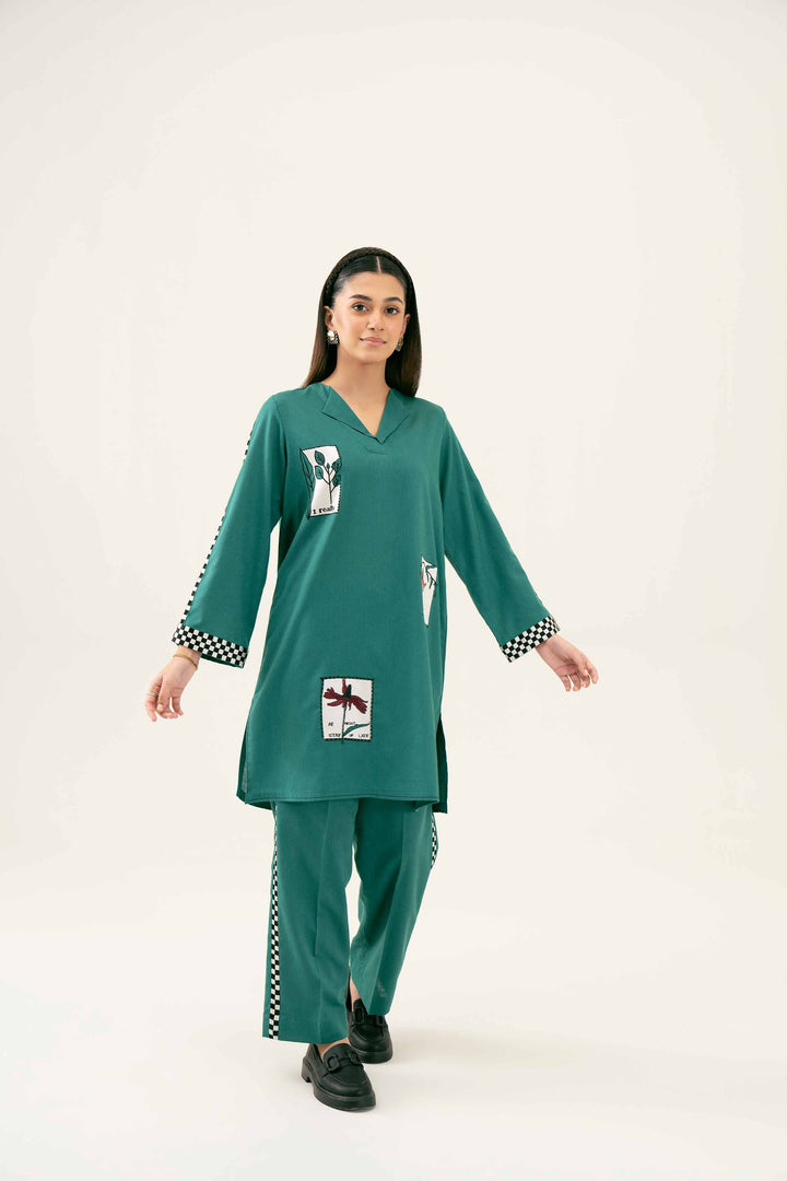 2 Piece Embroidered Emerald Karandi Winter Suit