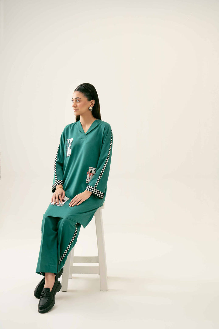 2 Piece Embroidered Emerald Karandi Winter Suit