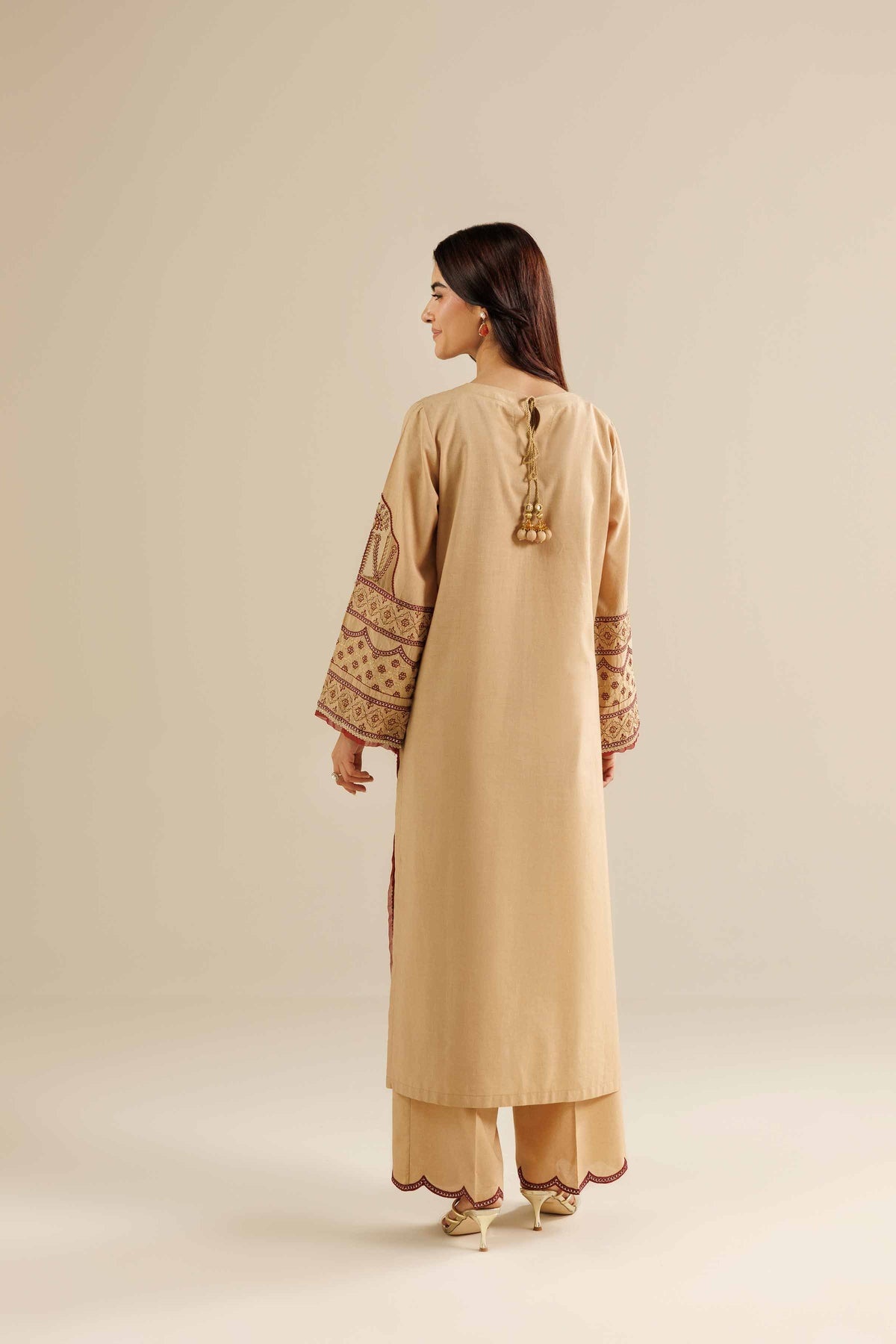 2 Piece - Embroidered Suit - PW25-263  (usp issue) for Women -  Pret Collection | Nishat | Shop Online