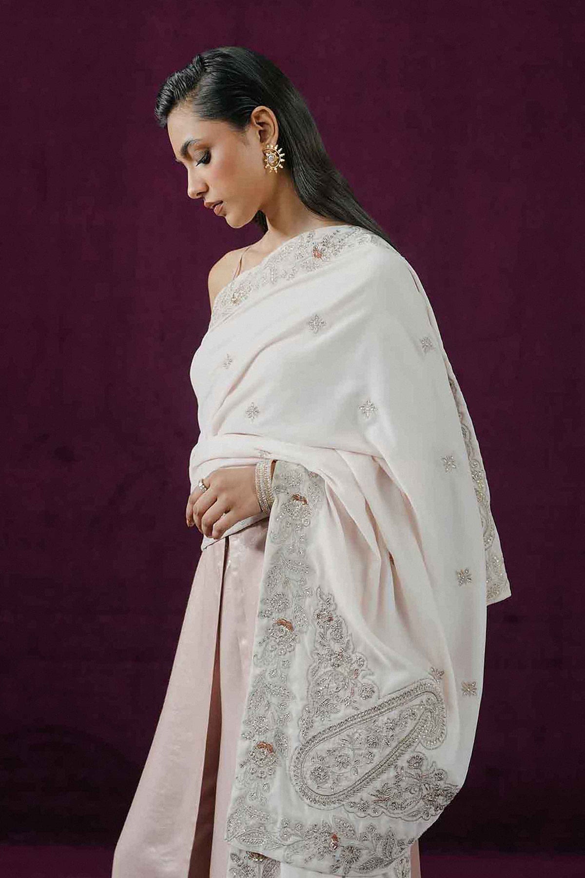 EMBROIDERED SHAWL - ST1PE-BOUT26WV1-23 for Women - Boutique Collection | Nishat | Shop Online 