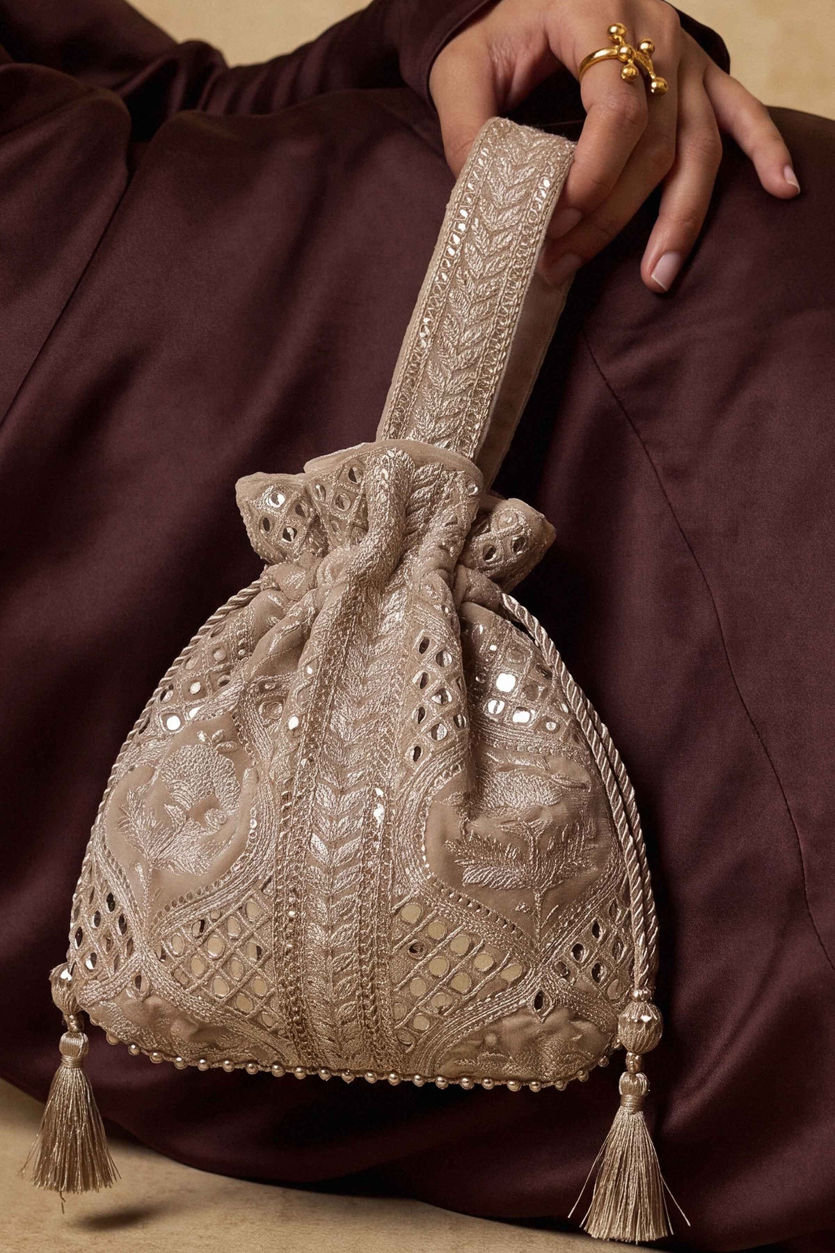 Embroidered Pouch - ST1PE-BOUT26WV1-3