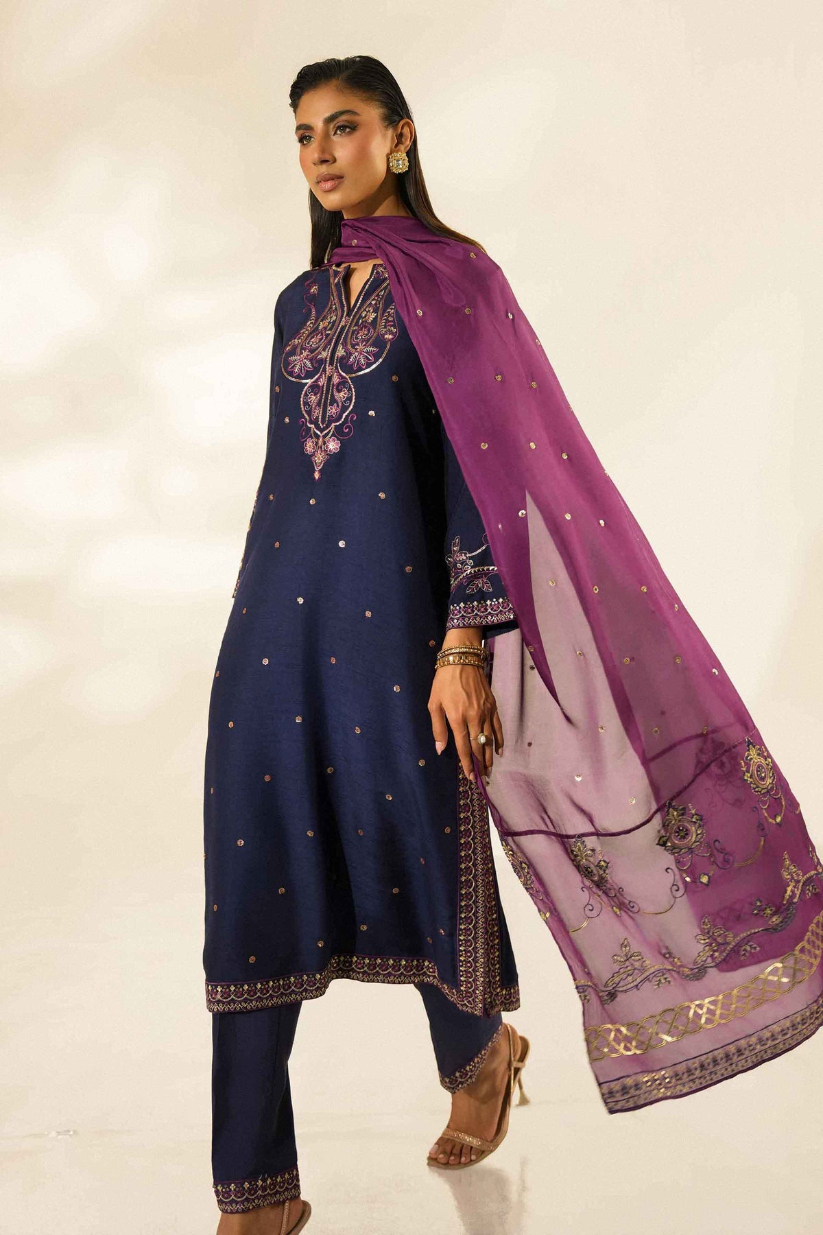 3 Piece - Embroidered Suit - ST3PE-LUXE26WV2-25 for Women -  Luxury Pret Collection | Nishat | Shop Online 