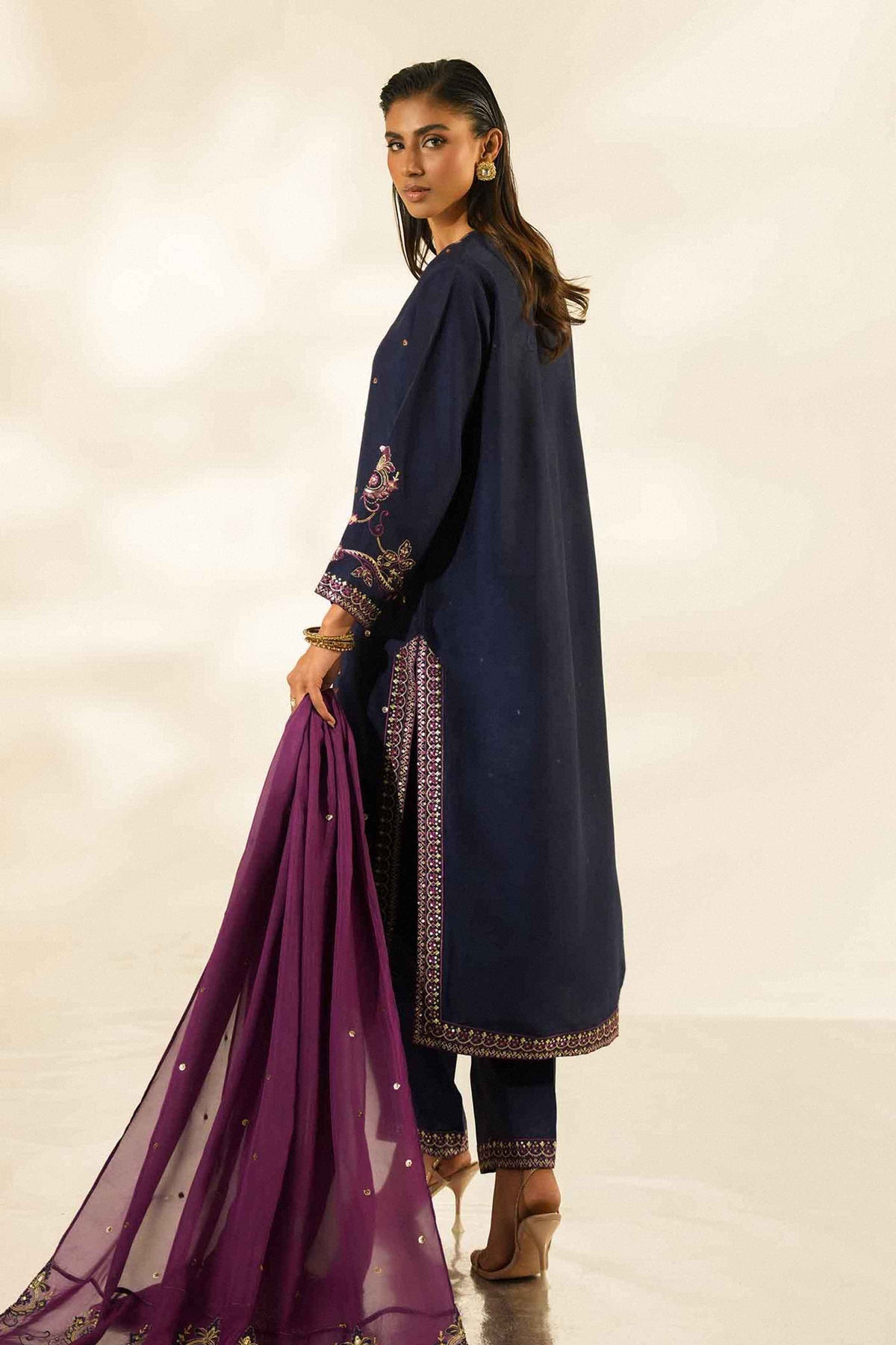 3 Piece - Embroidered Suit - ST3PE-LUXE26WV2-25 for Women -  Luxury Pret Collection | Nishat | Shop Online 