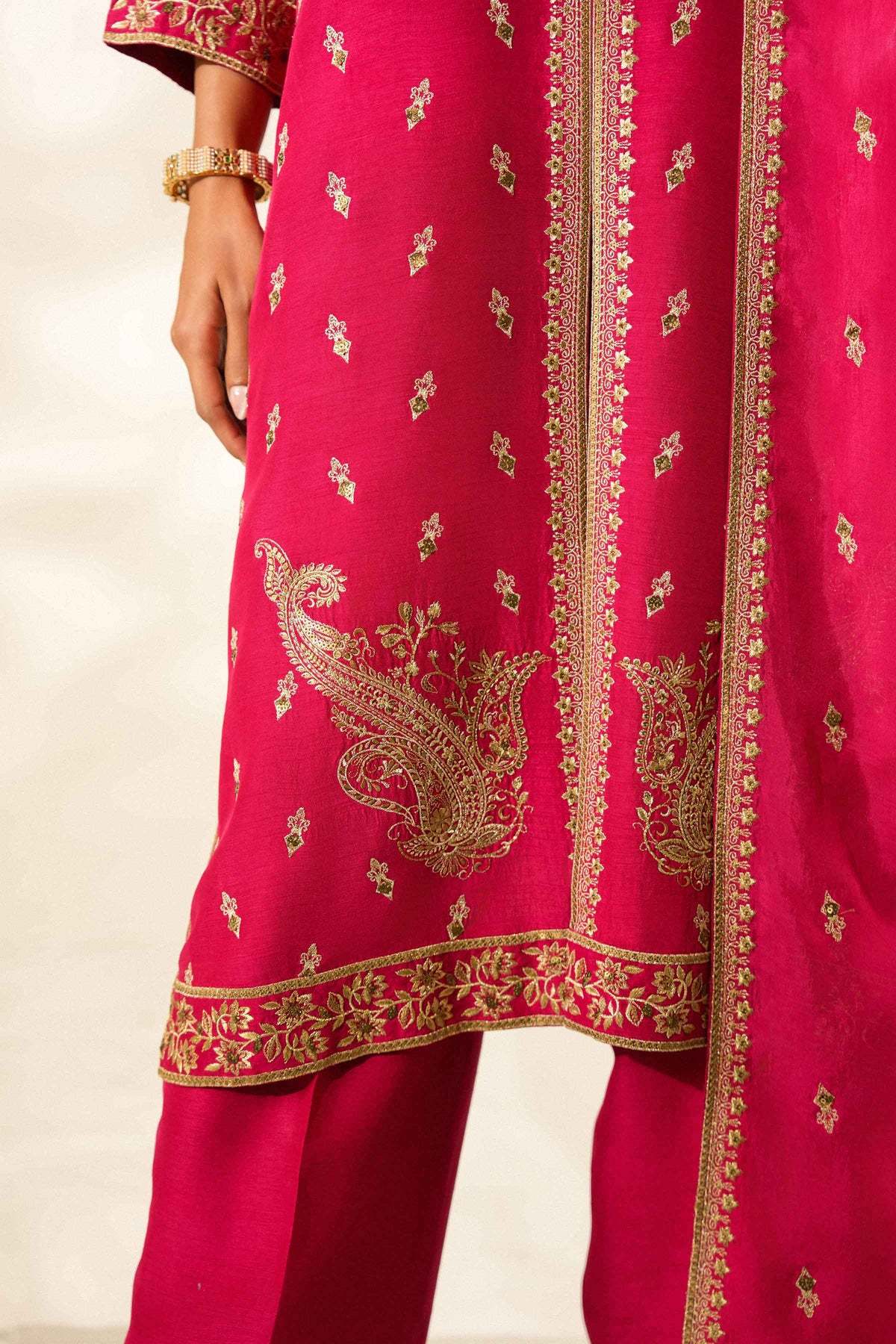 3 Piece - Embroidered Suit - ST3PE-LUXE26WV2-26 for Women -  Luxury Pret Collection | Nishat | Shop Online 