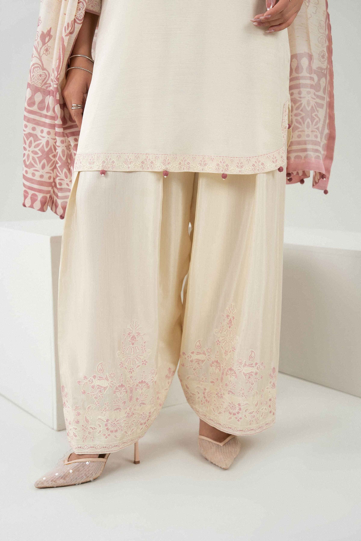 3 PIECE - PRINTED EMBROIDERED SUIT - ST3PE-PRET26WV1-14 for Women - Pret Collection | Nishat | Shop Online