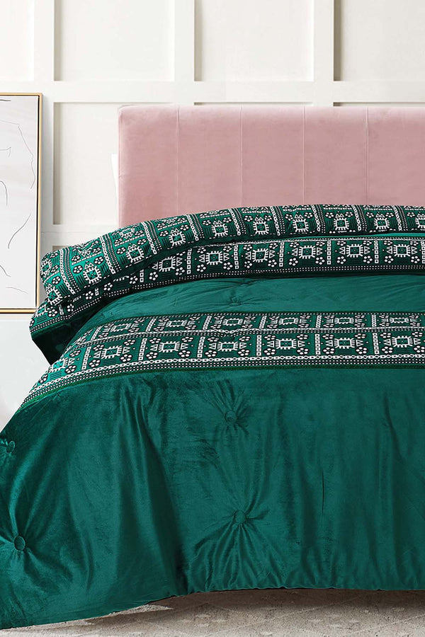 Comforters Nishat Linen,Assorted Comforter,Beding,King Comforter,Queen Comforter,Home Textile,Home Fabrics,Bed Sheets,Best Design Cmforters,Winter Comforter,Summer Comforter,Winter Comforeter,Latest Comforter Design,New Comforers Design,Latest Comforter Online,Pinted Comforer Online